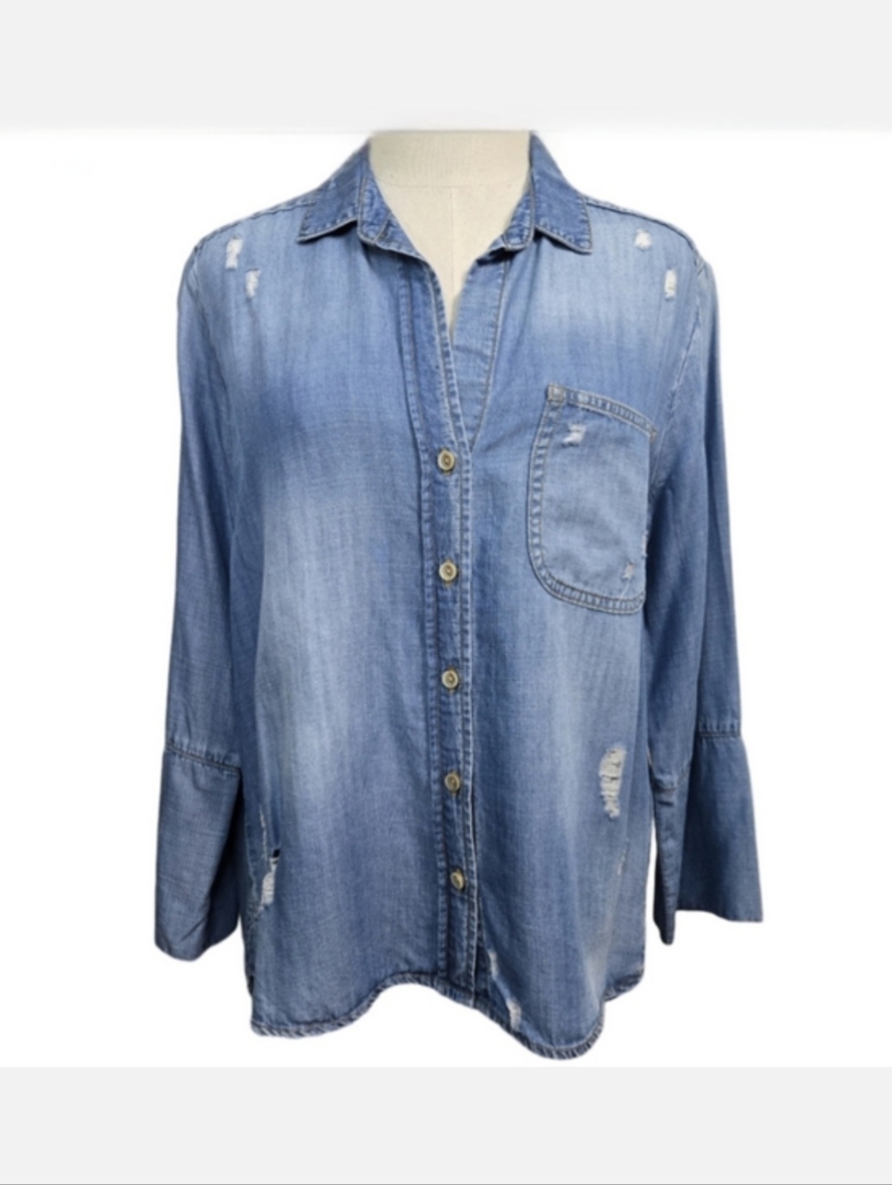 🌿 Cloth & Stone Blue Chambray Distressed High-Low Button Down, Size S ~ EUC